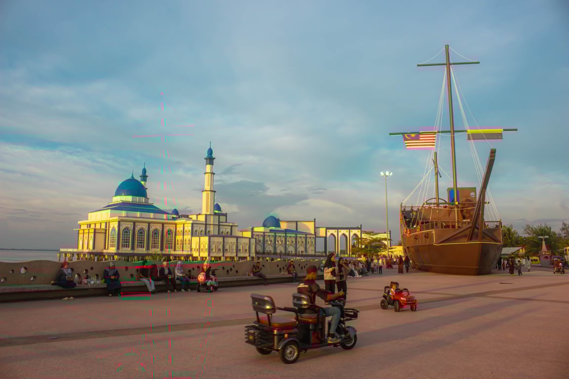 Weekend Fun at Dataran Bagan Datuk – Where the Town Comes Alive